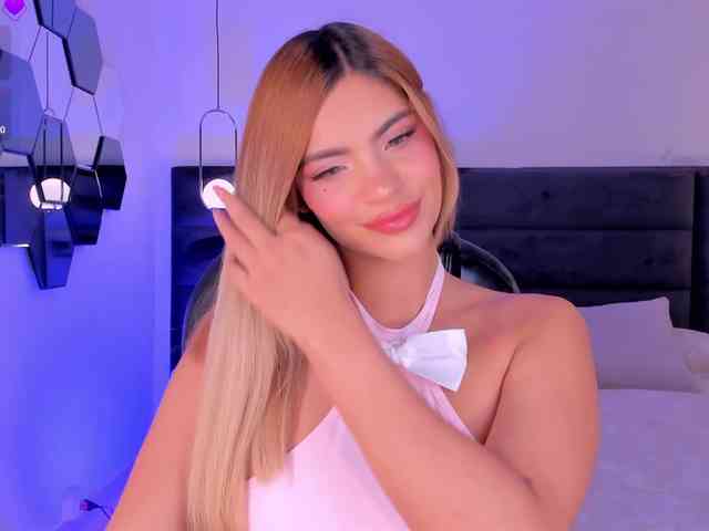 KyomiVelvet Live Webcam on BongaCams