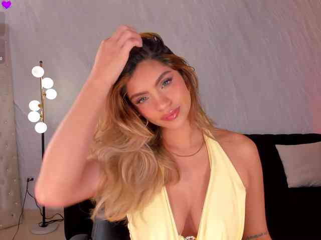 KyomiVelvet webcam