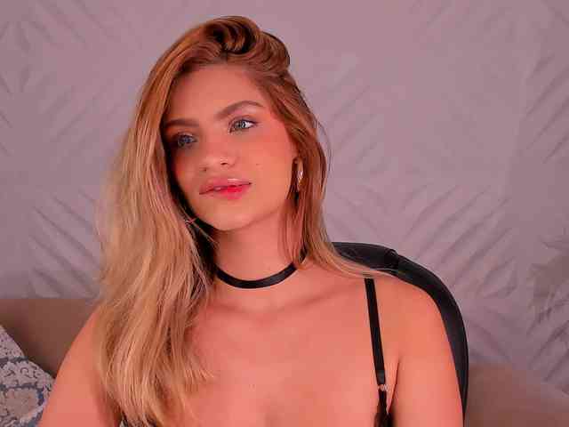 KyomiVelvet webcam