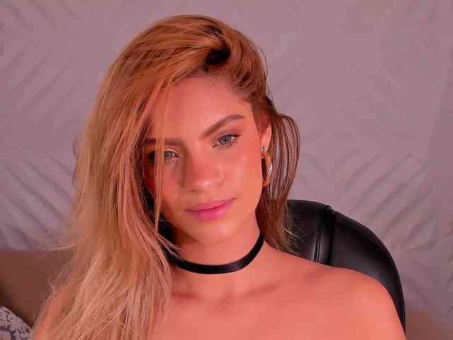 KyomiVelvet webcam
