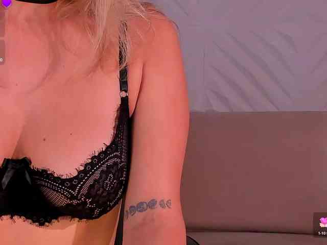 KyomiVelvet webcam