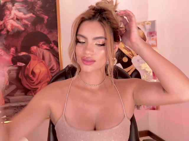 KyomiVelvet webcam