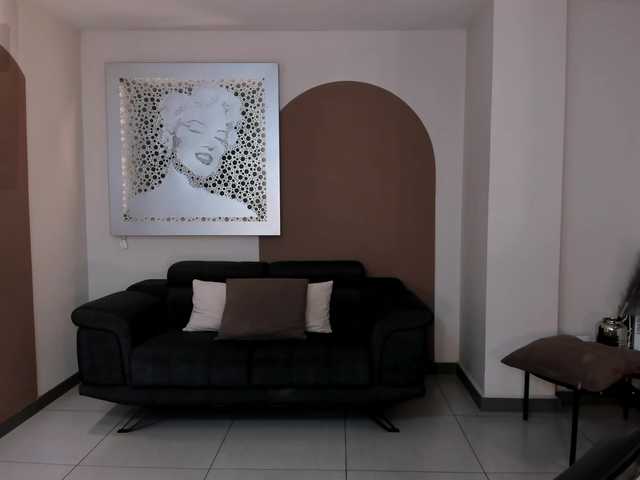 ScarlettRose's BongaCams show and profile