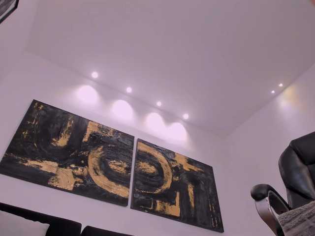 IsabellaMoretti live cam preview