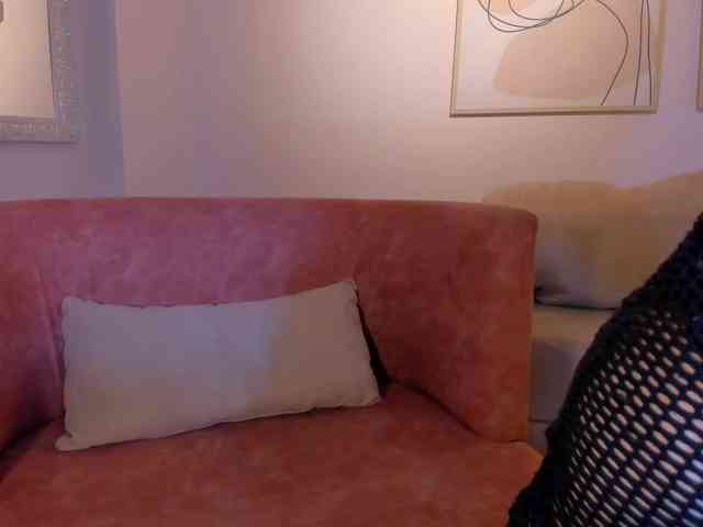 IsabellaMoretti webcam