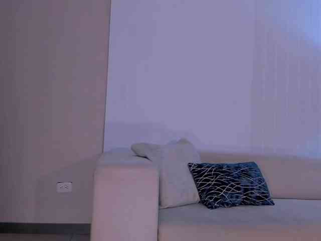 IsabellaMoretti webcam