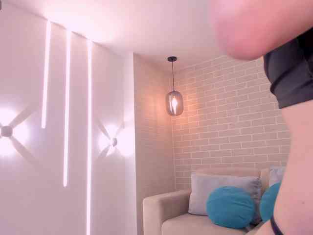 IsabellaMoretti webcam