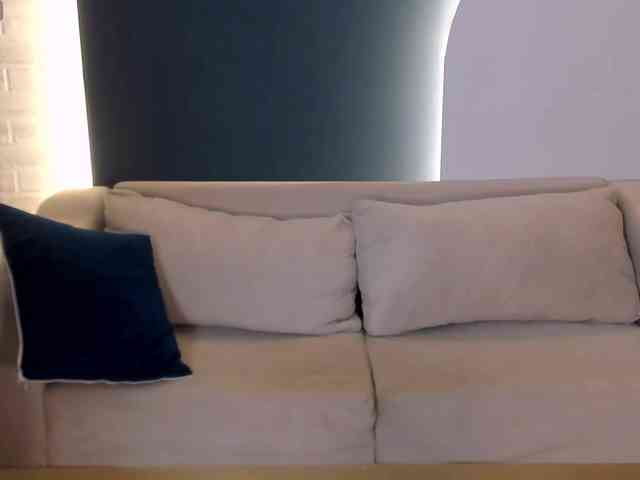 IsabellaMoretti webcam