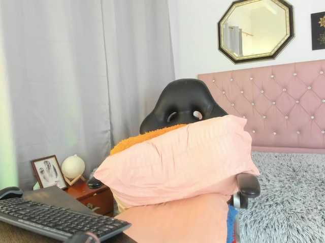 SamiraAwada live webcam show
