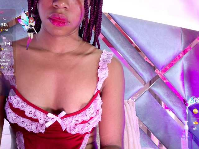 EmmaLovve live cam on BongaCams