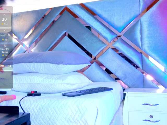 EmmaLovve live cam on BongaCams