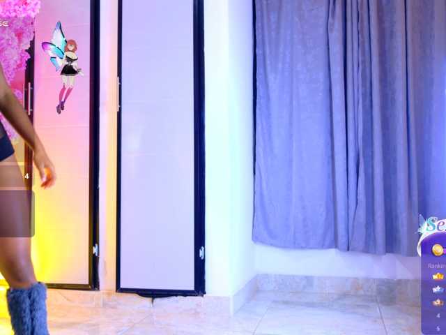 EmmaLovve live cam on BongaCams