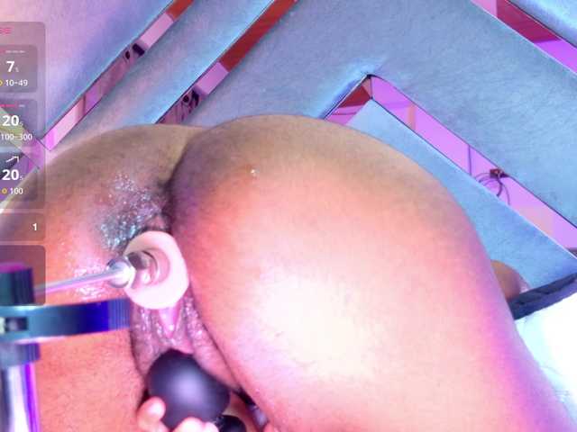 EmmaLovve live cam on BongaCams