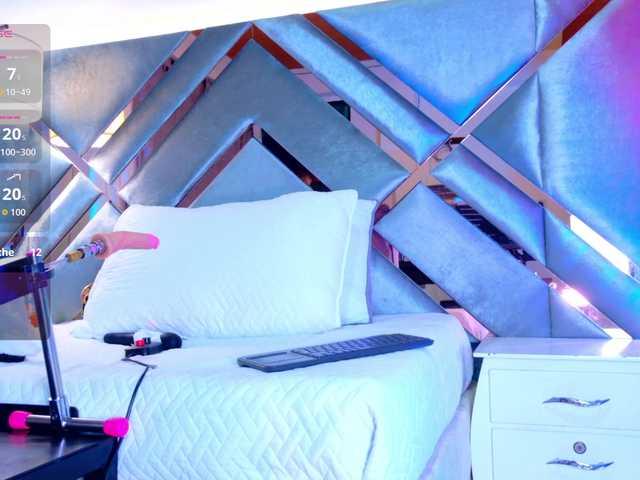 EmmaLovve live cam on BongaCams