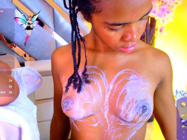 EmmaLovve live cam on BongaCams