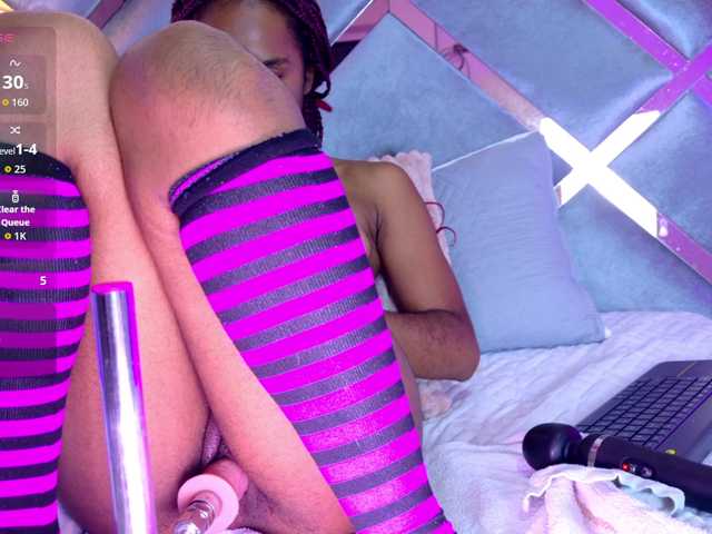 EmmaLovve live cam on BongaCams