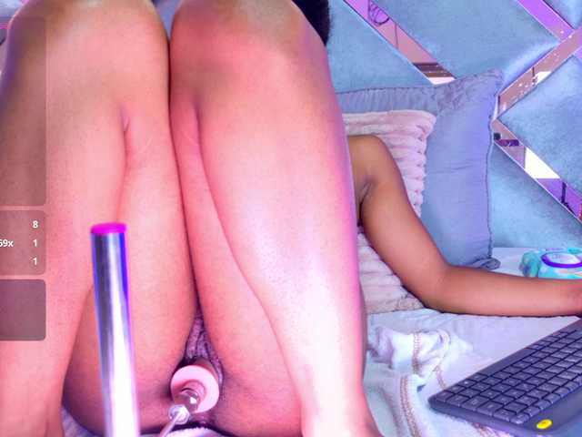 EmmaLovve live cam on BongaCams