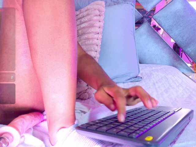 EmmaLovve live webcam show