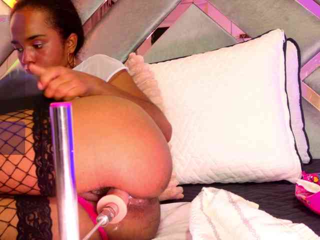 EmmaLovve webcam