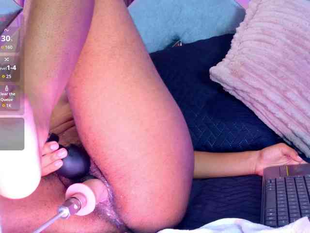 EmmaLovve webcam