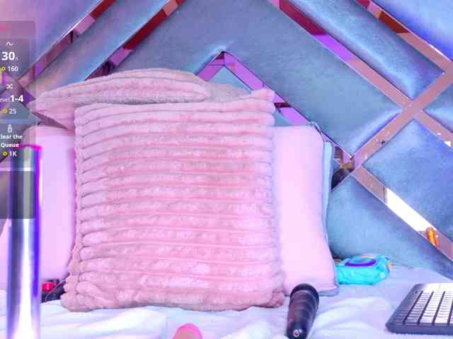 EmmaLovve webcam