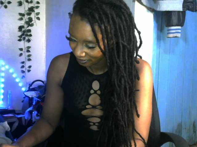 QueenAllure live cam on BongaCams