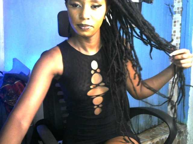 QueenAllure live cam on BongaCams