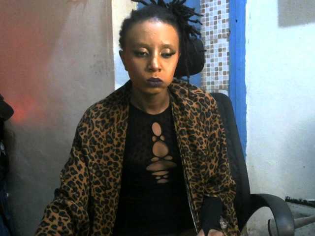 Queen Allure (QueenAllure)
