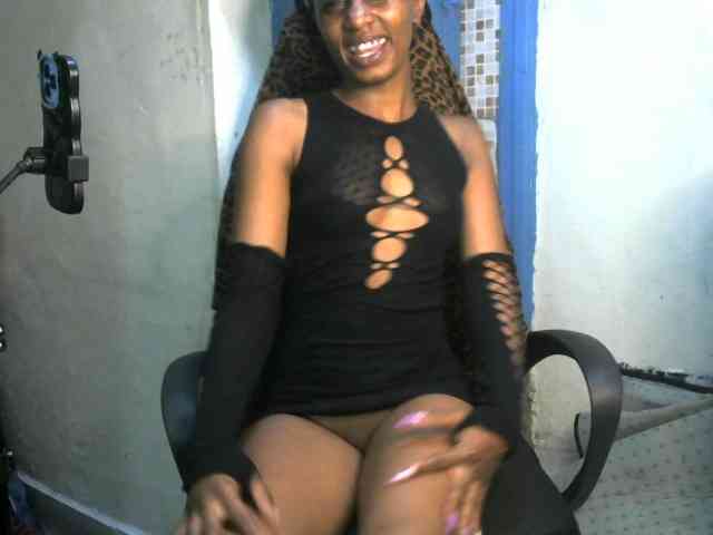 QueenAllure QueenAllure