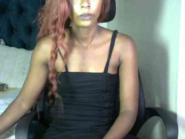 QueenAllure Live Webcam on BongaCams