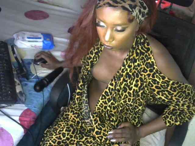 QueenAllure QueenAllure