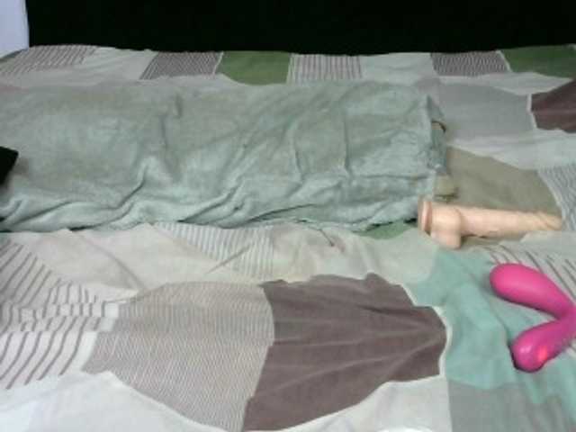 Drippqueen254 — live female cam