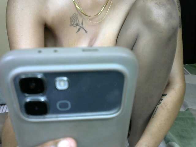 Drippqueen254 live cam on BongaCams