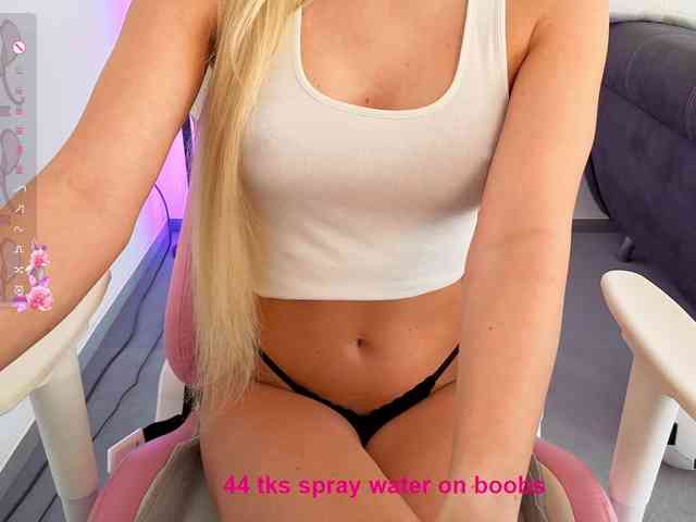 Model: cantfitmybra