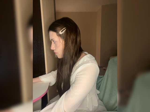 Alicedoll7 live cam on BongaCams
