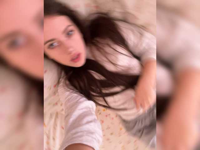Alicedoll7 live cam on BongaCams