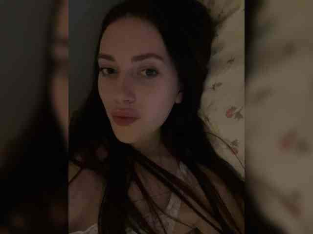 Alienlouhome webcam