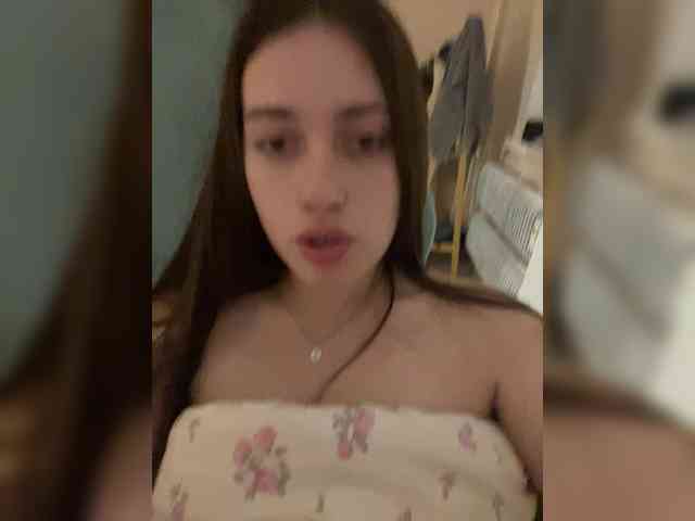 Alienlouhome webcam