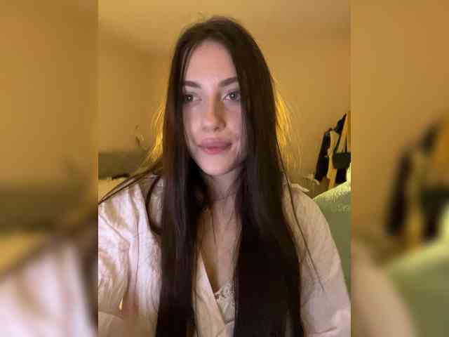 Alienlouhome webcam