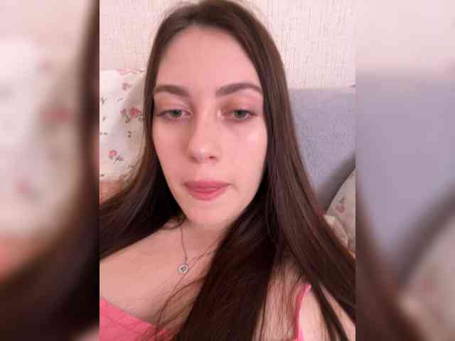 Alienlouhome webcam