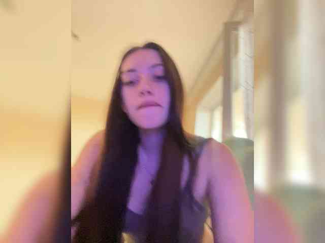 Alienlouhome webcam