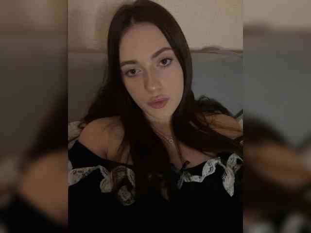 Alienlouhome webcam