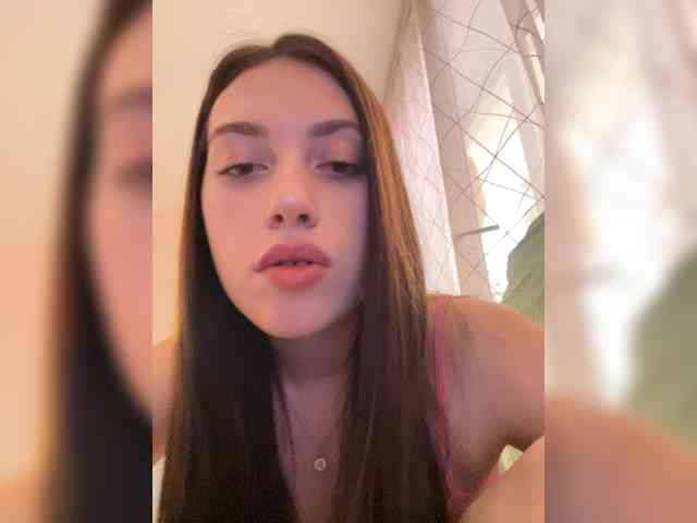 Alienlouhome webcam