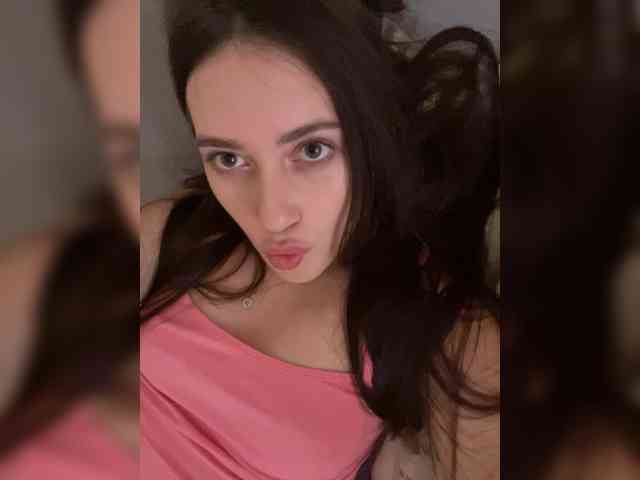 Alienlouhome webcam