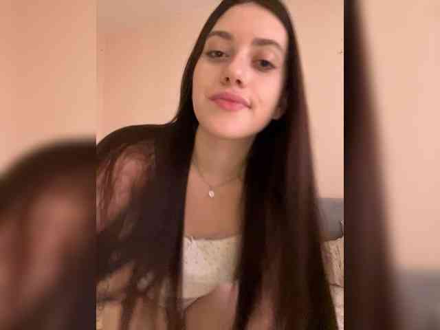 Alienlouhome webcam