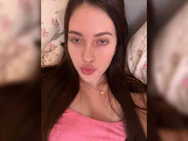 Alienlouhome webcam