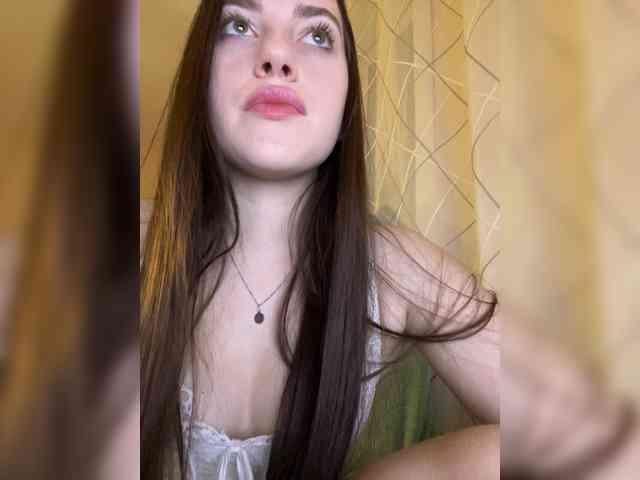 Alienlouhome webcam
