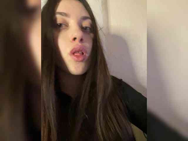 Alienlouhome webcam