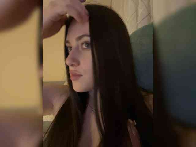 Alienlouhome webcam