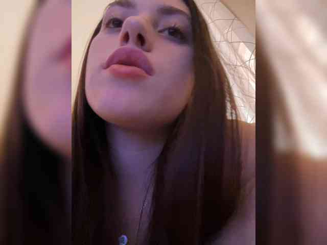 Alienlouhome webcam